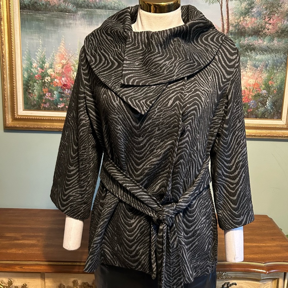 Calvin Klein Gray Black Abstract Stripe Wide Collar 3/4 Sleeve Belted Jacket